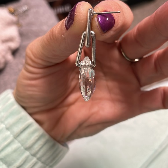 Swavorski crystal drop earrings - Picture 3 of 8